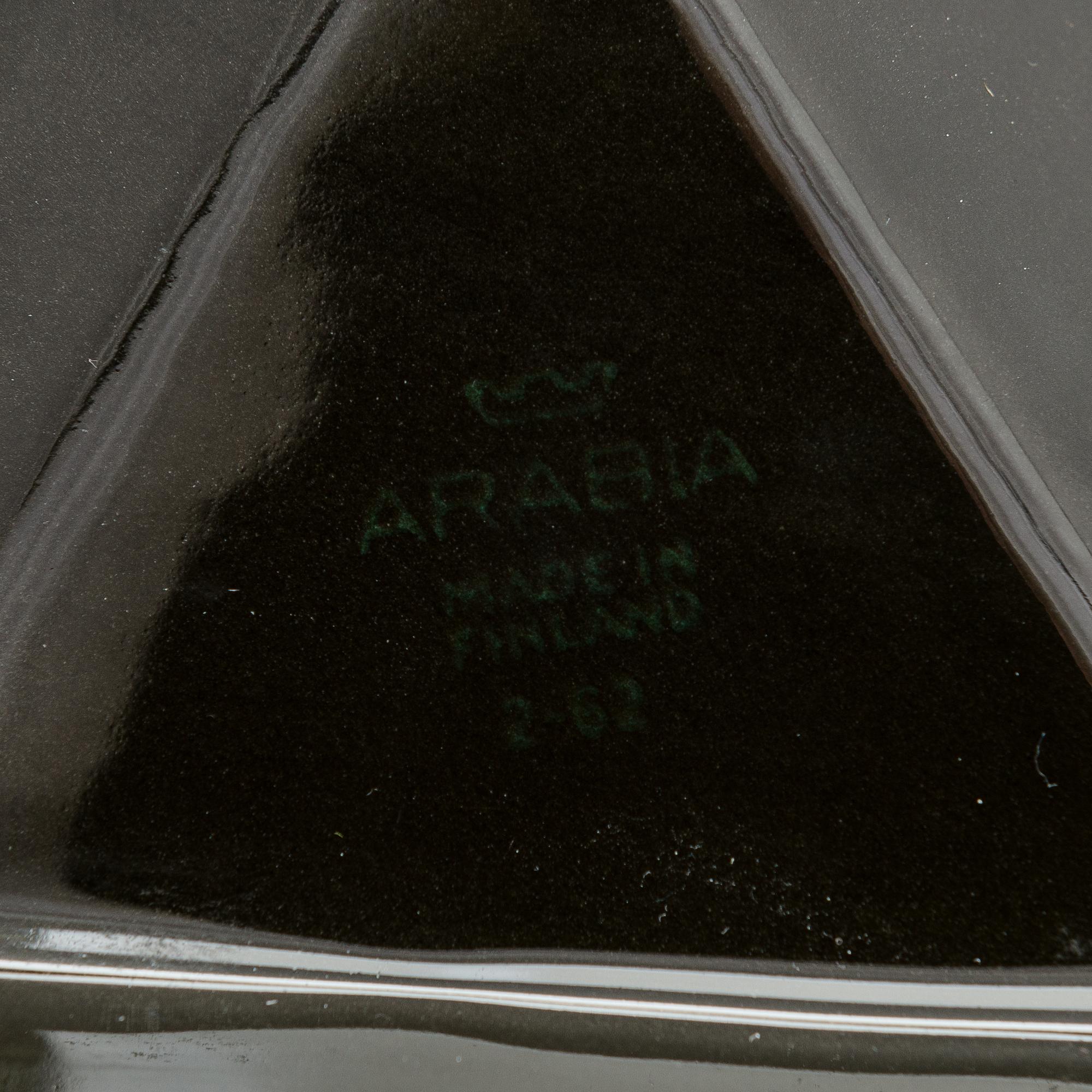 Kaj Franck, a 1960's 'KF-2' dish for Arabia.