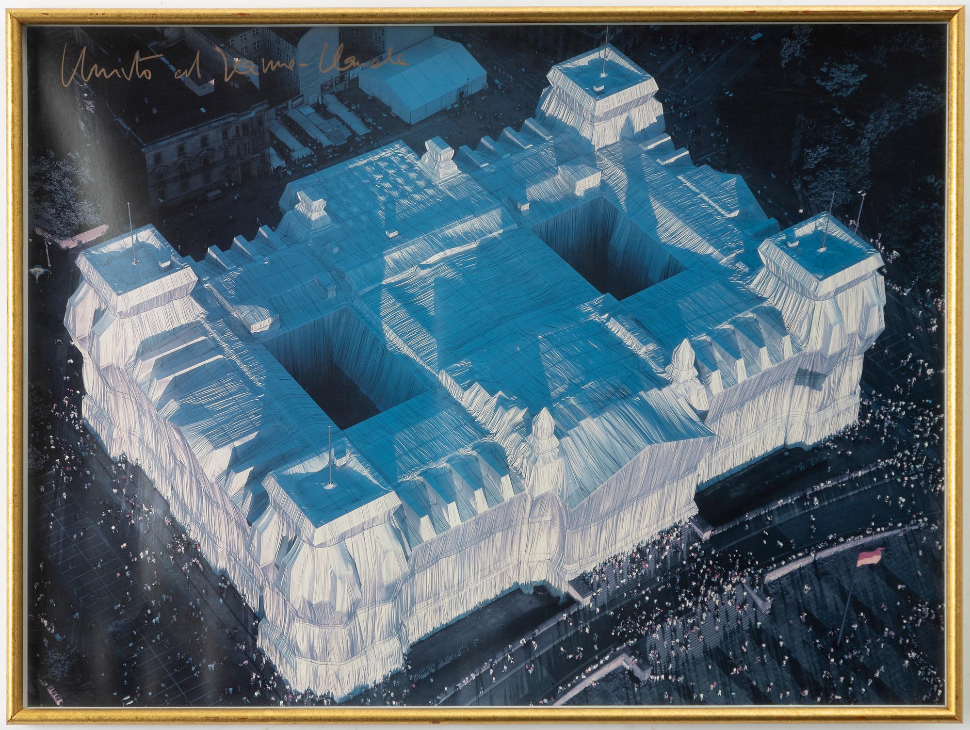 Christo & Jeanne-Claude, "Wrapped Reichstag, Berlin", 1971-1995.