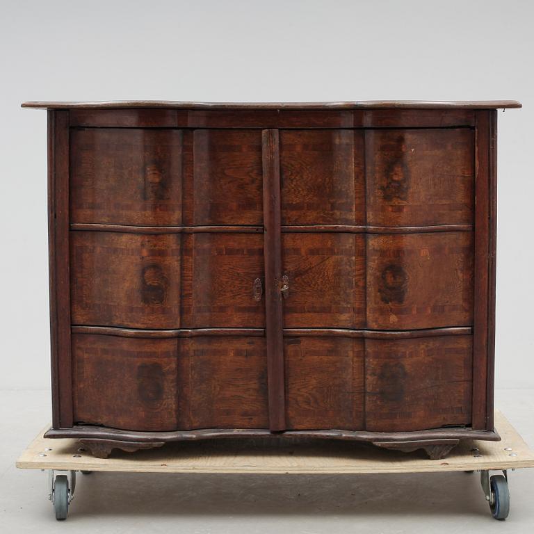 SIDEBOARD, senbarockstil, 1800-tal med äldre delar.
