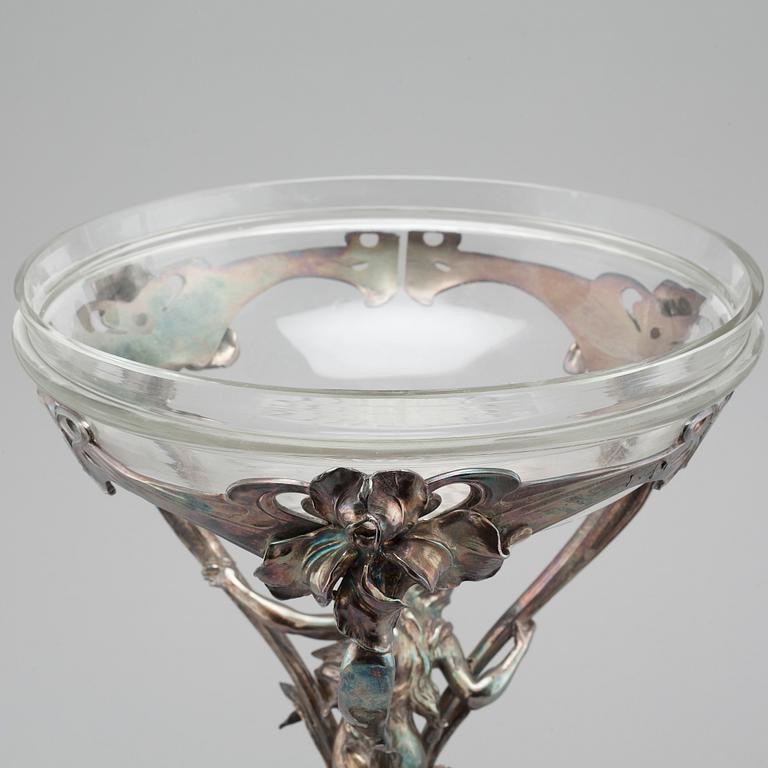 A jugend glass bowl on stand in EPNS, beginning of the 20th century.
