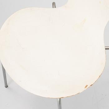 Arne Jacobsen, Four 'Series 7' chairs, Fritz Hansen Denmark 1970.