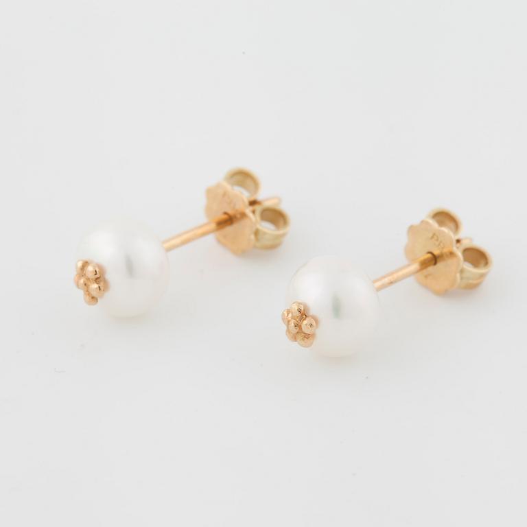 PER BORUP, a pair of cultured pearl earrings.