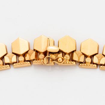 18K gold necklace.