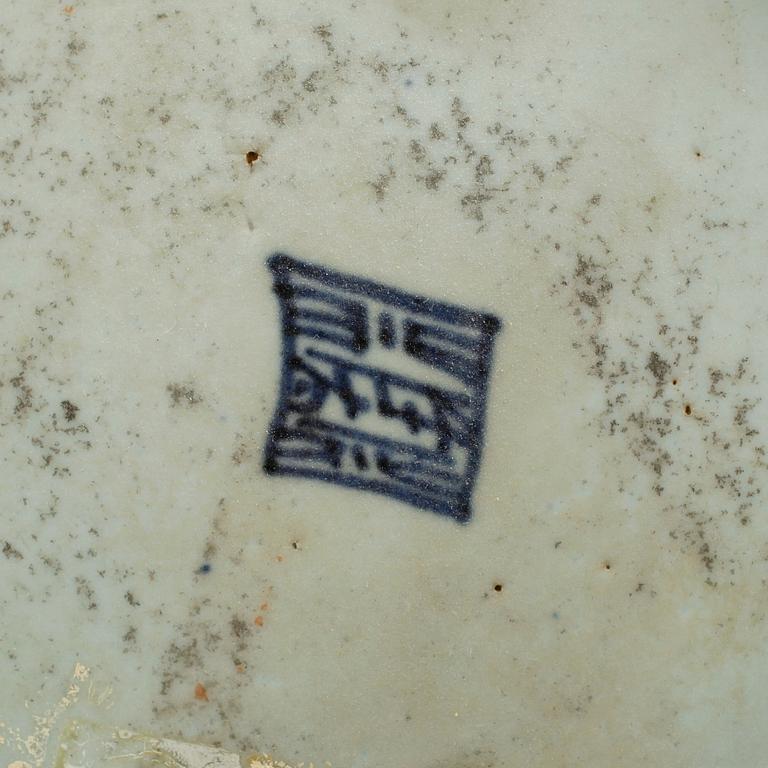 TALLRIKAR, 3 st snarlika, porslin, Kina, 1800-tal.