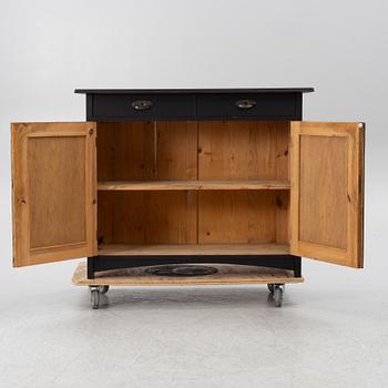 Skänk, tidigt 1900-tal.