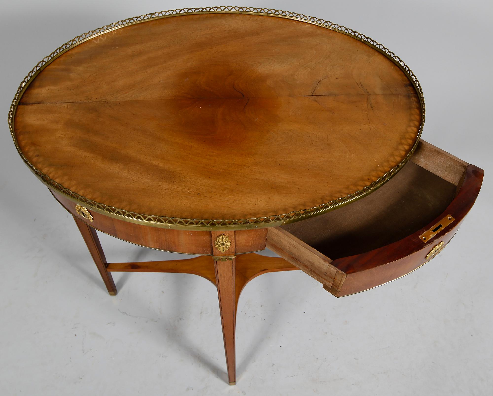 BORD, gustaviansk stil, 1900-talets första hälft.