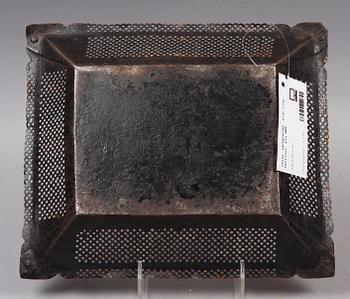 BRÖDKORGAR, 2 st. Plåt resp nysilver, bla WMF.