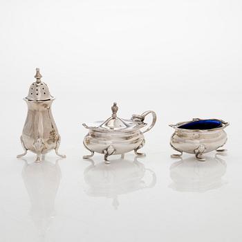 Kryddset, 3 dlr, sterlingsilver, Sheffield och Birmingham, England 1920-30-tal. samt försilvrat fat.