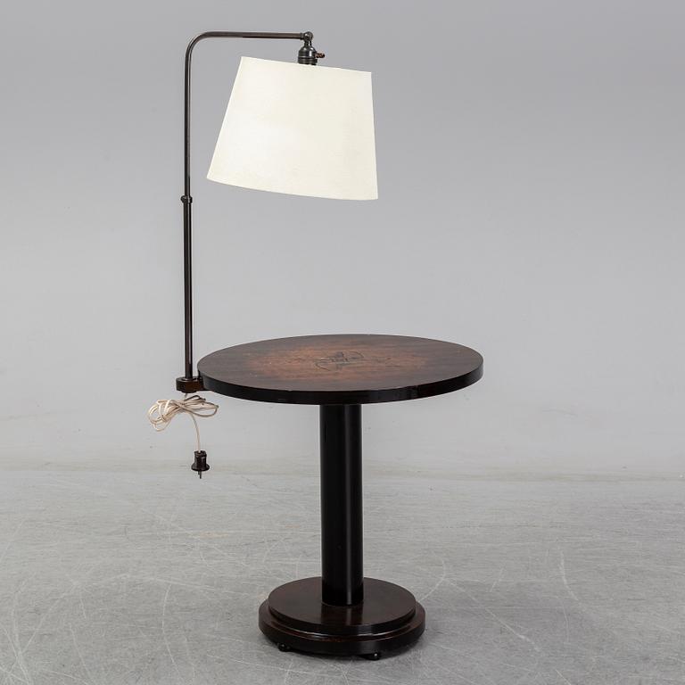 GOLVLAMPA MED BORD, 1920-/1930-tal.