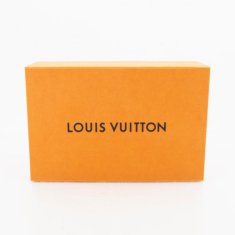 Louis Vuitton,