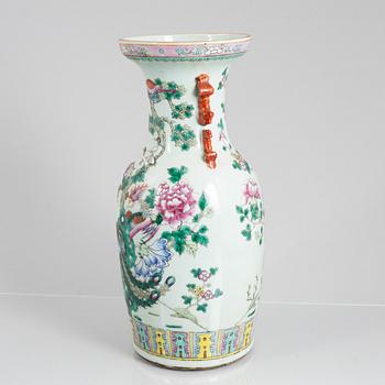 A Famille Rose vase, China, late Qing dynasty.