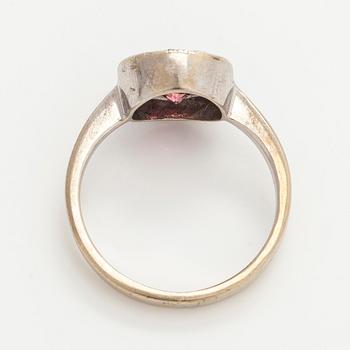 Ring, faceted cut tourmaline, brilliant cut diamonds, 14K white gold.