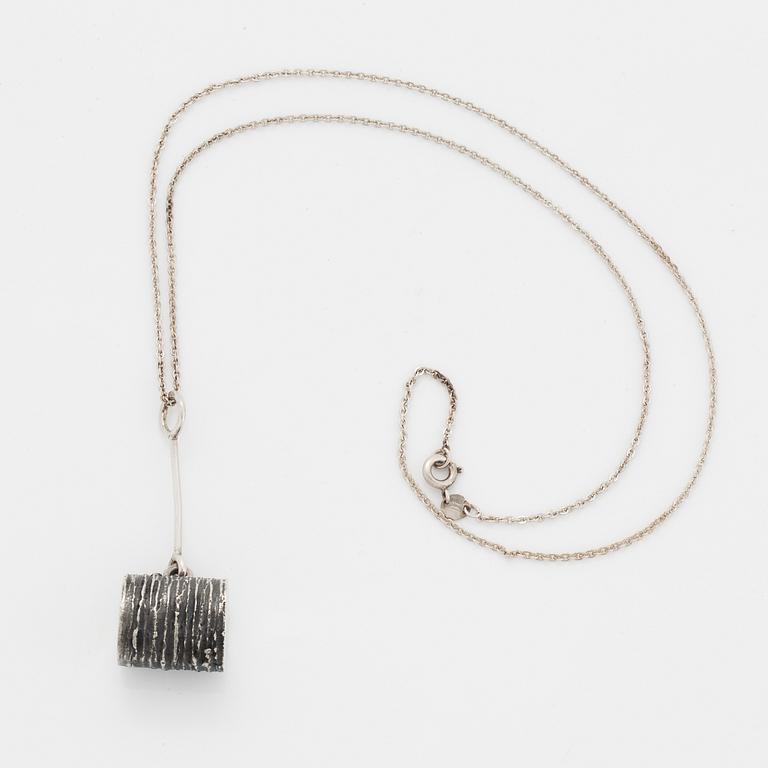 Jorma Laine, pendant with a chain, silver.