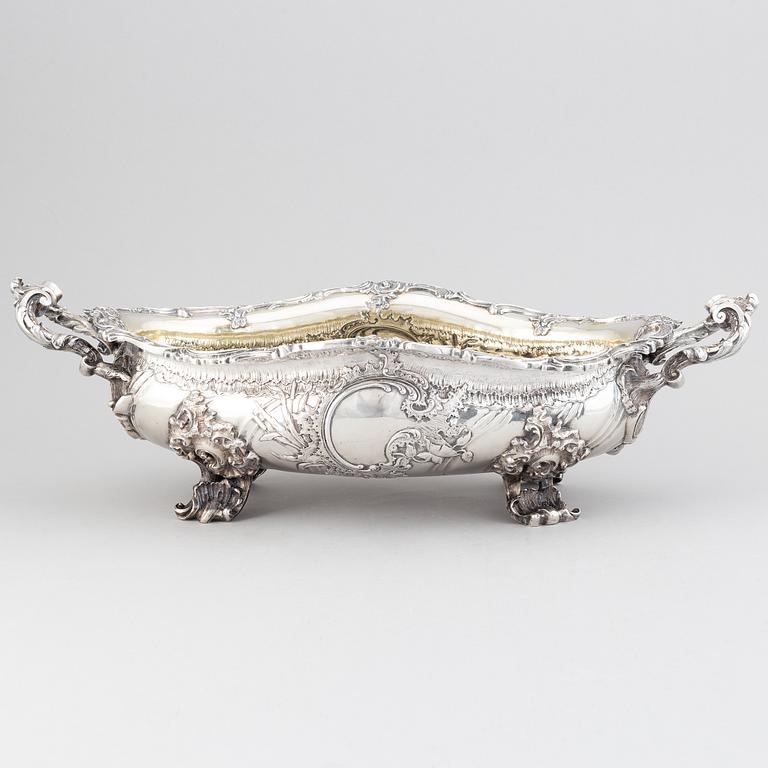 A German rococo-style parcel-gilt silver jardiniere. Late 19th / early 20th century.