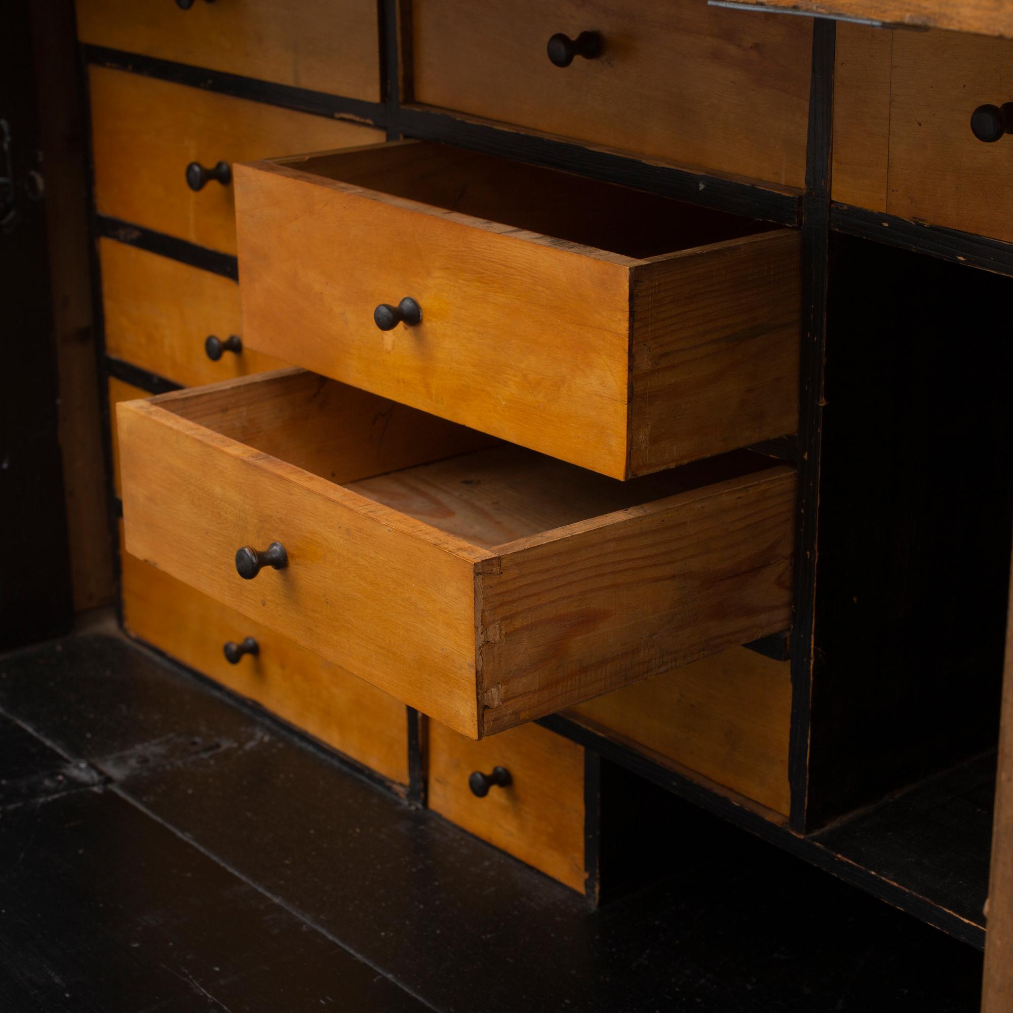 CUPBOARD, first half of the 19th century.