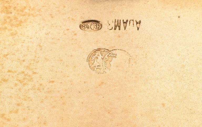 CIGARETTETUI OCH TÄNDSTICKSFODRAL, silver, Ryssland, St. Petersburg.