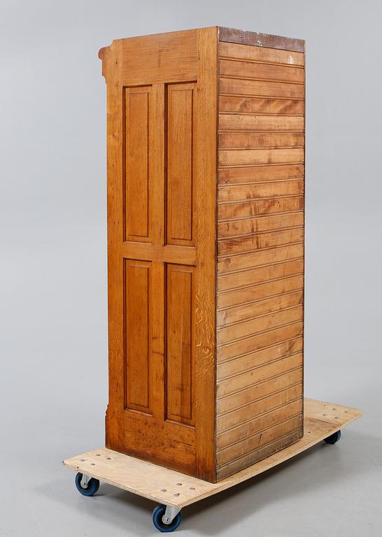 ARKIVSKÅP, 1900-talets första hälft.
