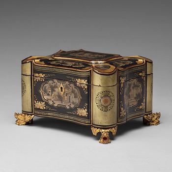 A Canton lacquer tea box with a pewter liner, Qing dynasty, 19th Century.