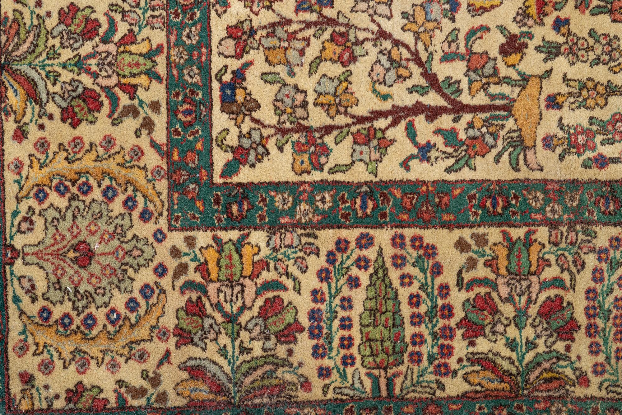 Matta, semiantik Täbris, Nordvästra Persien, ca 285 x 196 cm.