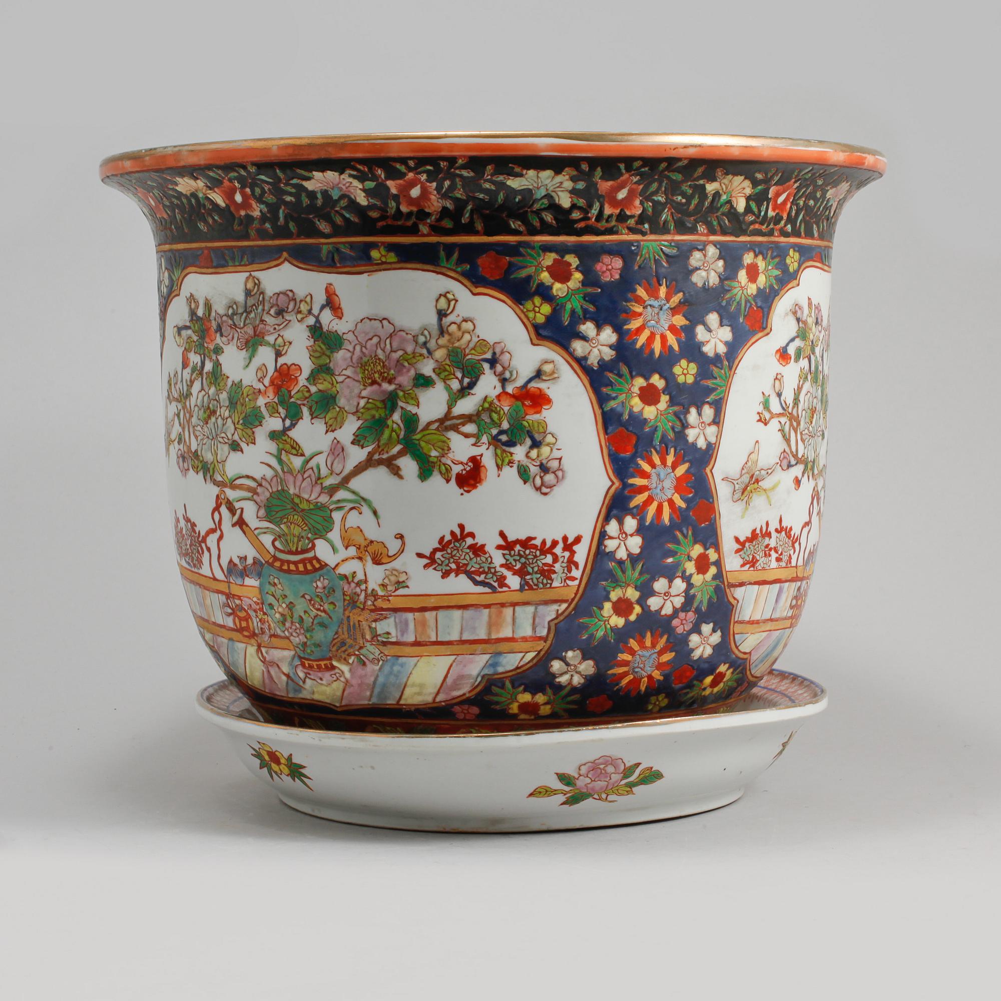 YTTERFODER MED FAT, porslin, Kina, 1900-talets senare del.