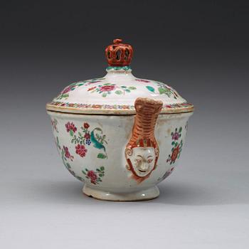 A european subject famille rose tureen, Qing dynasty, Qianlong (1736-95).