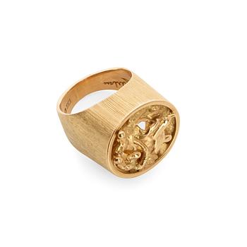 380. A Rey Urban 18k gold ring, Stockholm 1966.