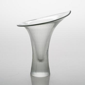 Tapio Wirkkala, A 'Kantarelli' glass vase, signed Tapio Wirkkala Iittala -55.