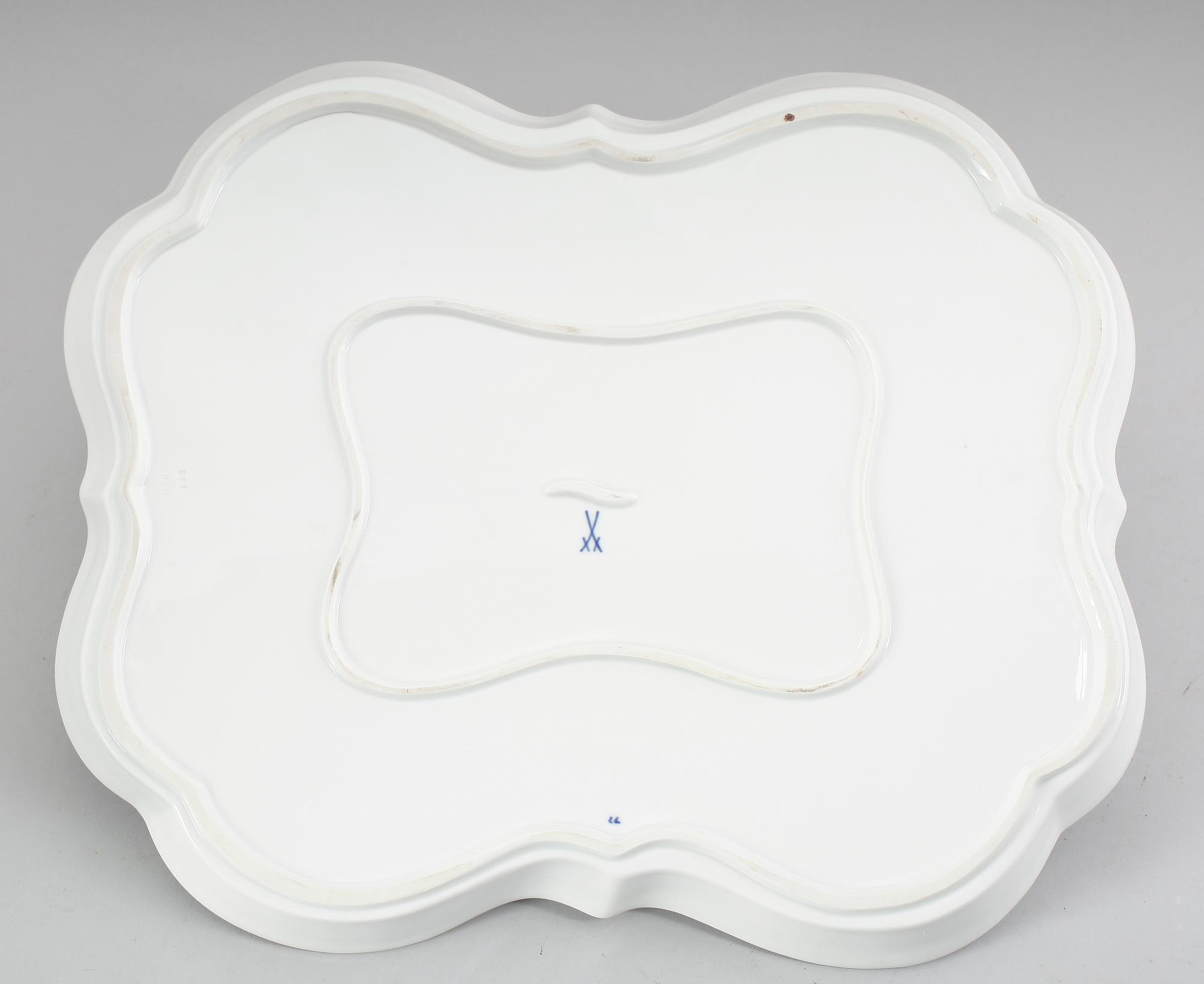 UPPLÄGGNINGSFAT, porslin, lökmönstret, Meissen.