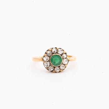 RING 14K gold w 1 emerald (probably synthetic) and rose-cut diamonds.