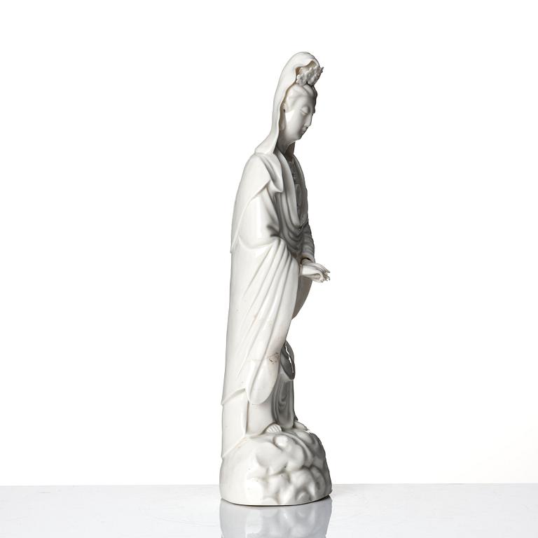 A blanc de chine figure of Guanyin, Qing dynasty, 18/19th Century.