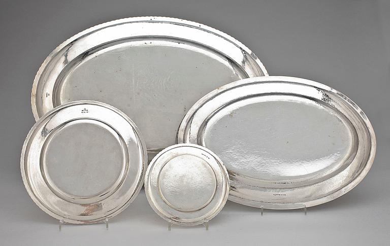 FAT, 4 st, silver, bla C G Hallberg, Stockholm, 1900-talets första hälft. Totalvikt ca 2248 g.