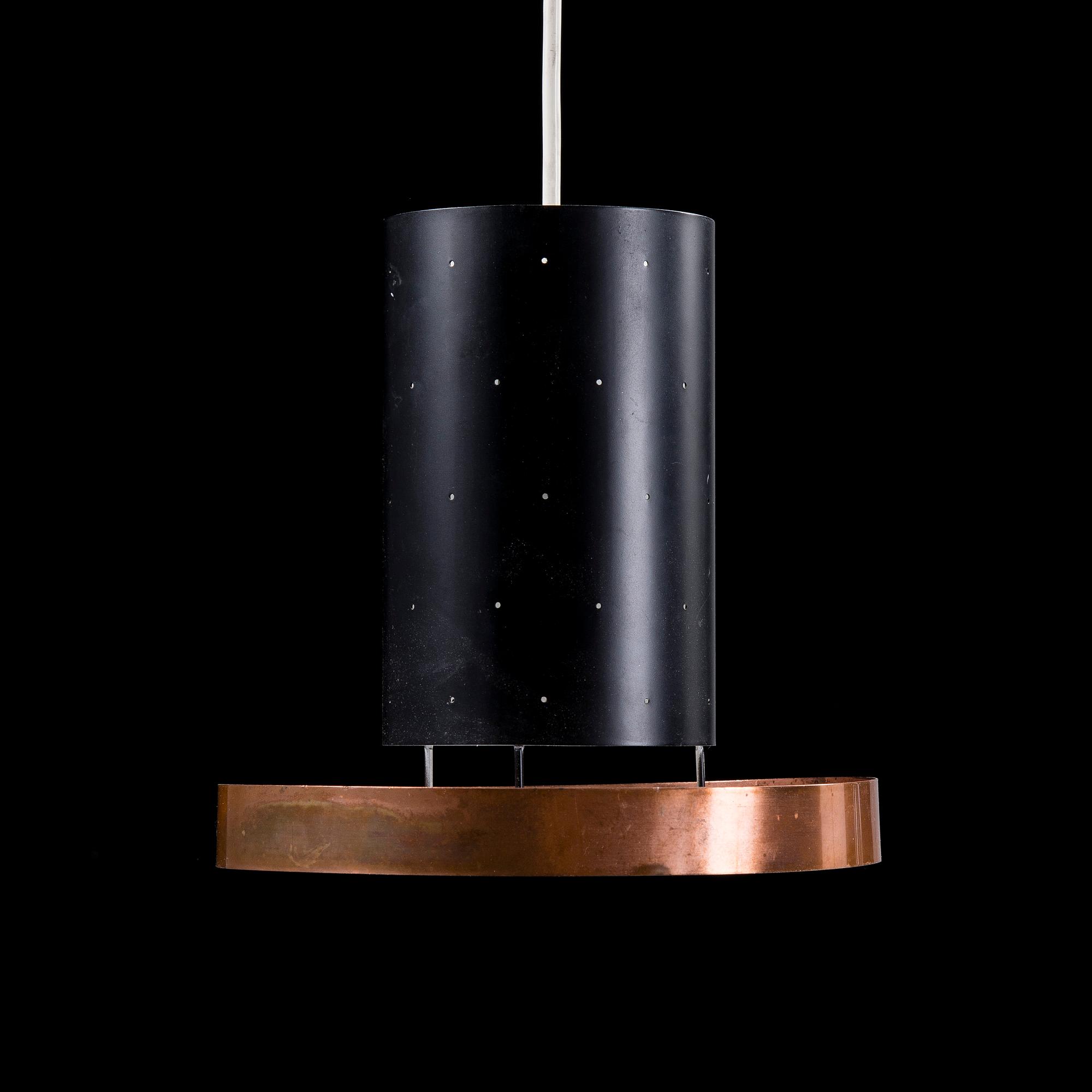 KATTOVALAISIN, Itsu. Korkeus 24 cm.