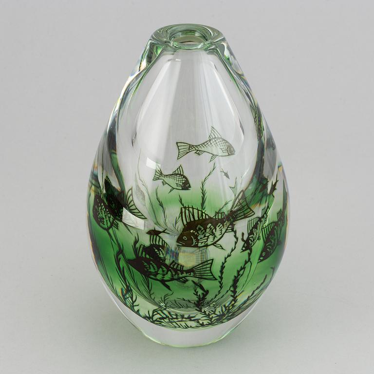 Edward Hald, vase, glass, "Fiskgraal", Orrefors.