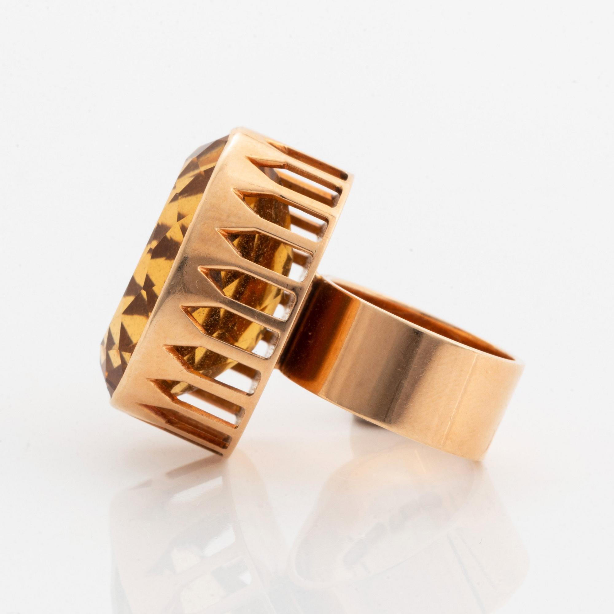 Ring 14K guld med en fasettslipad citrin.