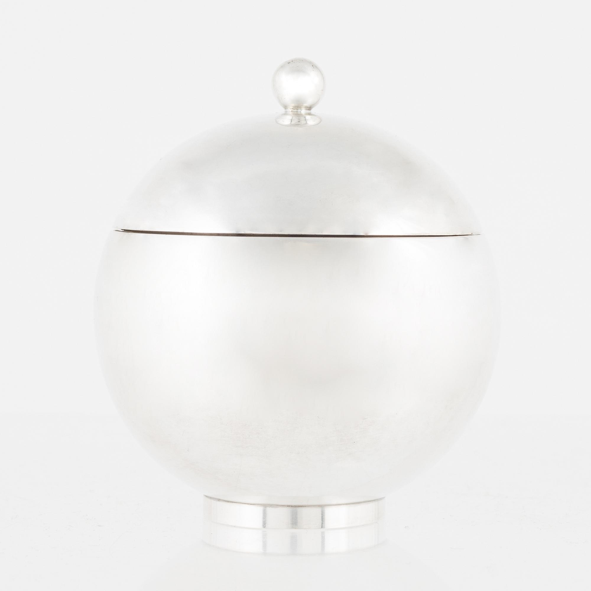 Johan Rohde, a silver box with cover, design 533 E, Georg Jensen, Denmark, 1945-1951.