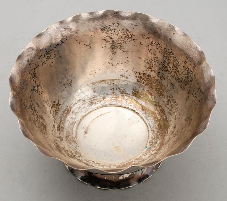 SKÅL, silver, CG Hallberg, Stockholm  1924. Total vikt ca 296 g.