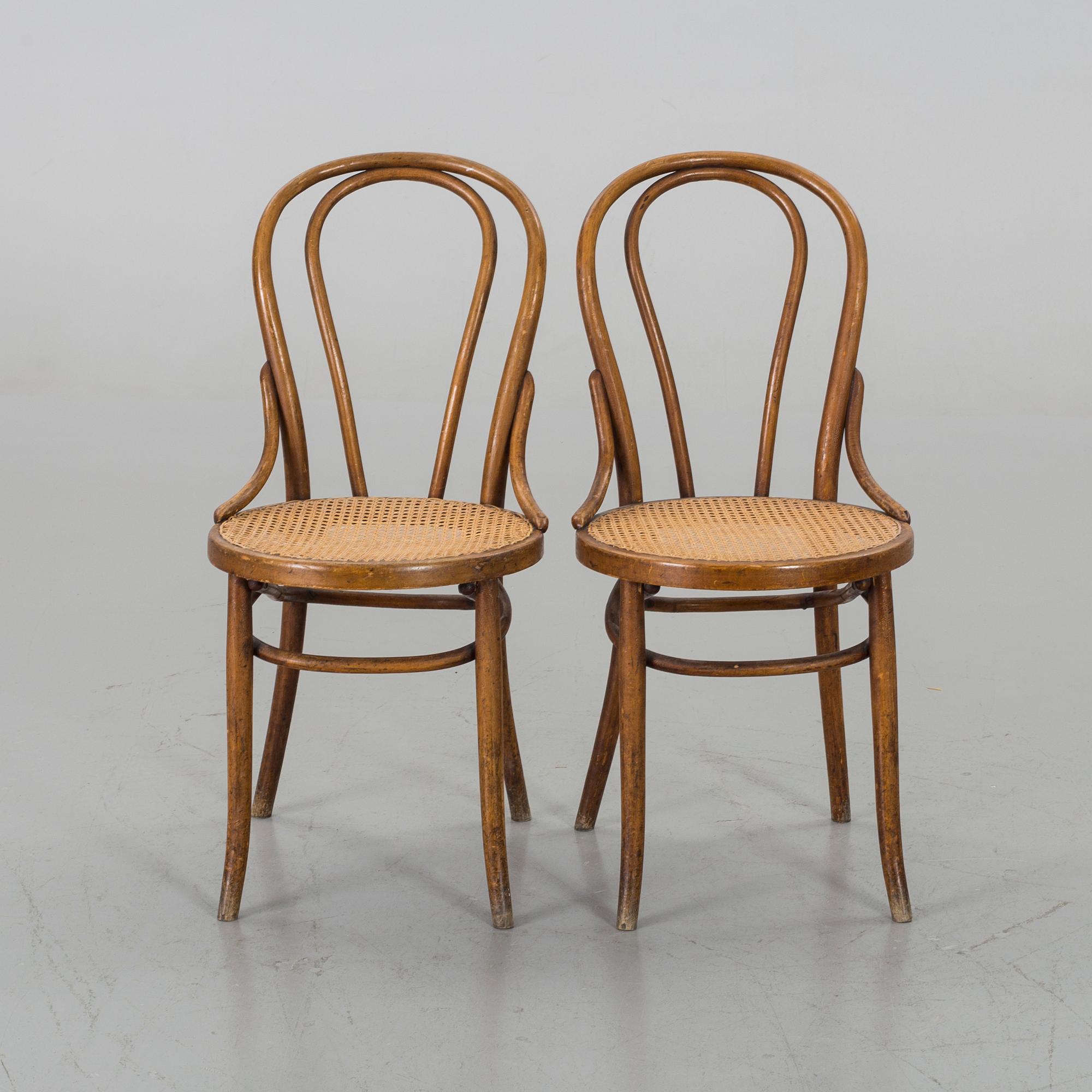 STOLAR, ett par, Thonet-stil, omkring 1900 / 1900-talets början.