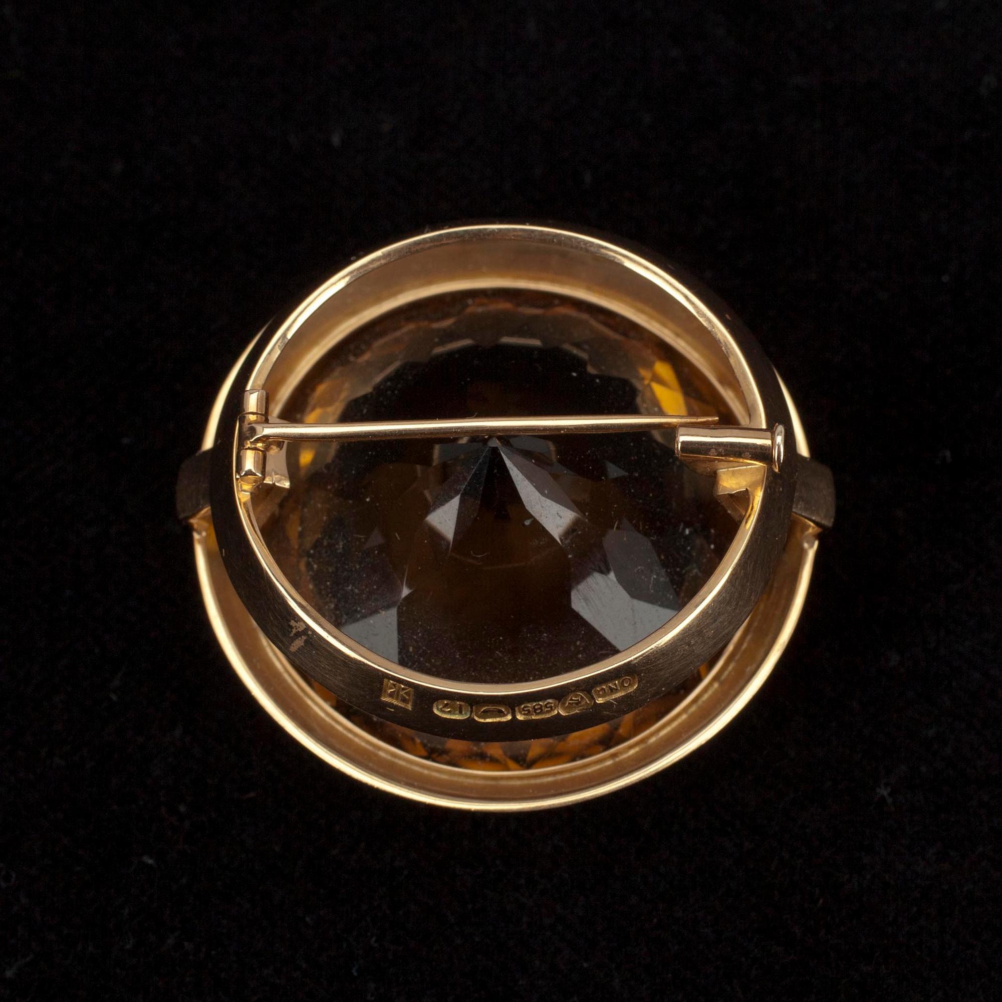 BROSCH, guld 14K, rökkvarts, Mirjam Salminen, Kaunis Koru, Helsingfors 1962.