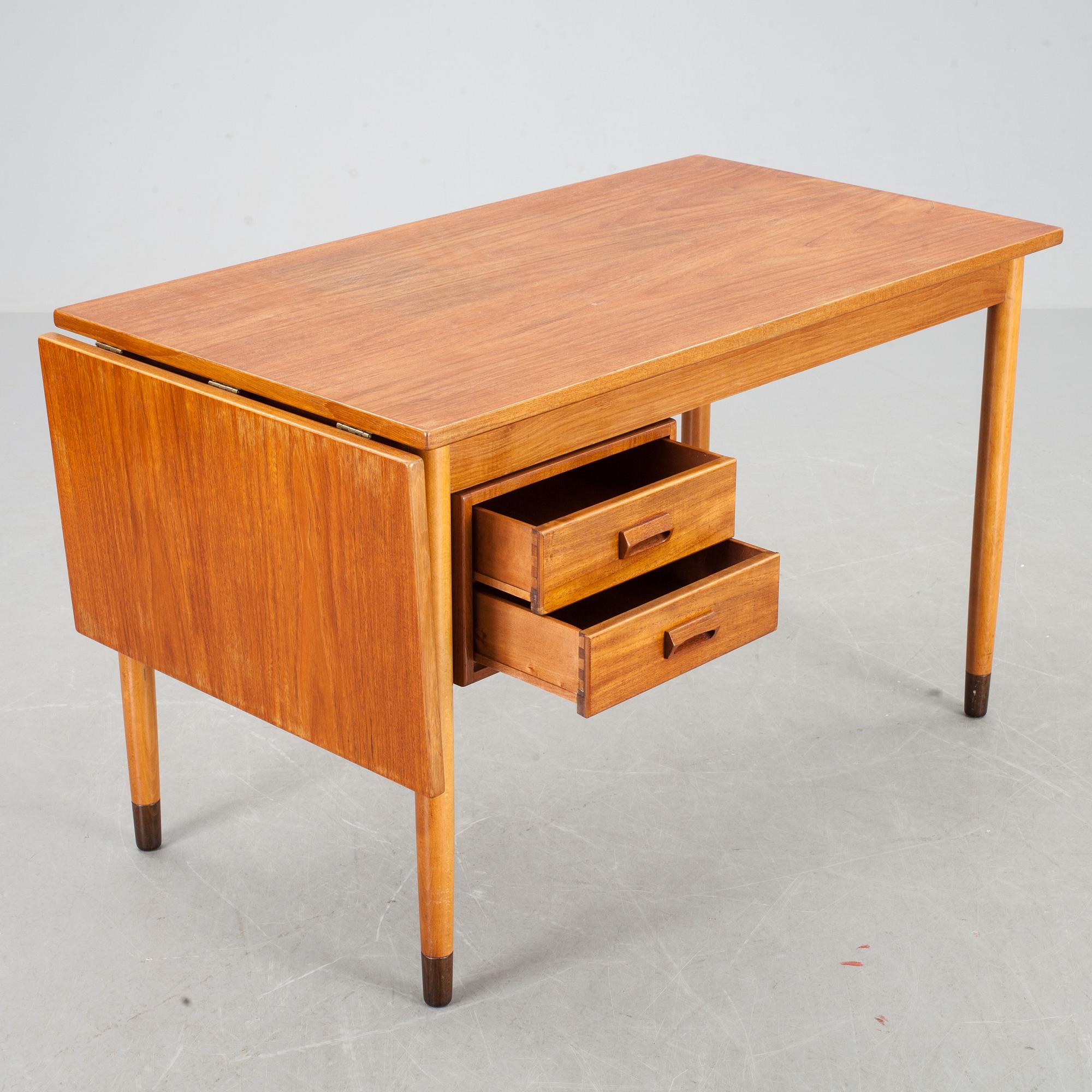 SKRIVBORD/MATBORD, Börge Mogensen, Söborg.