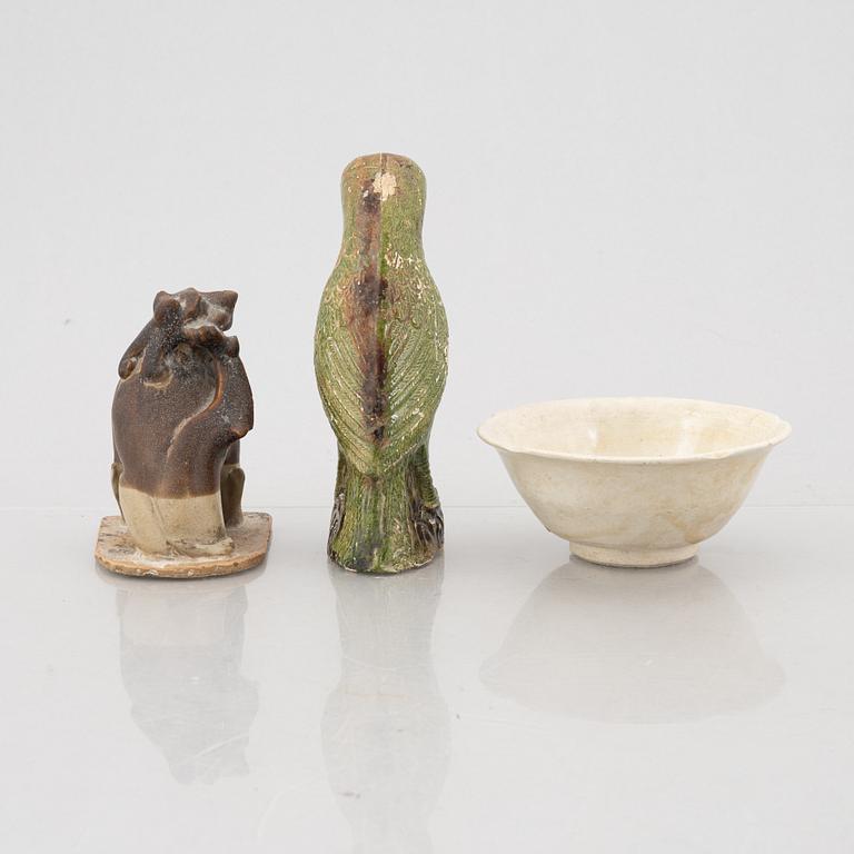 Two ceramic figures and a bowl, Qing dynasty, for the Southeast Asian market.