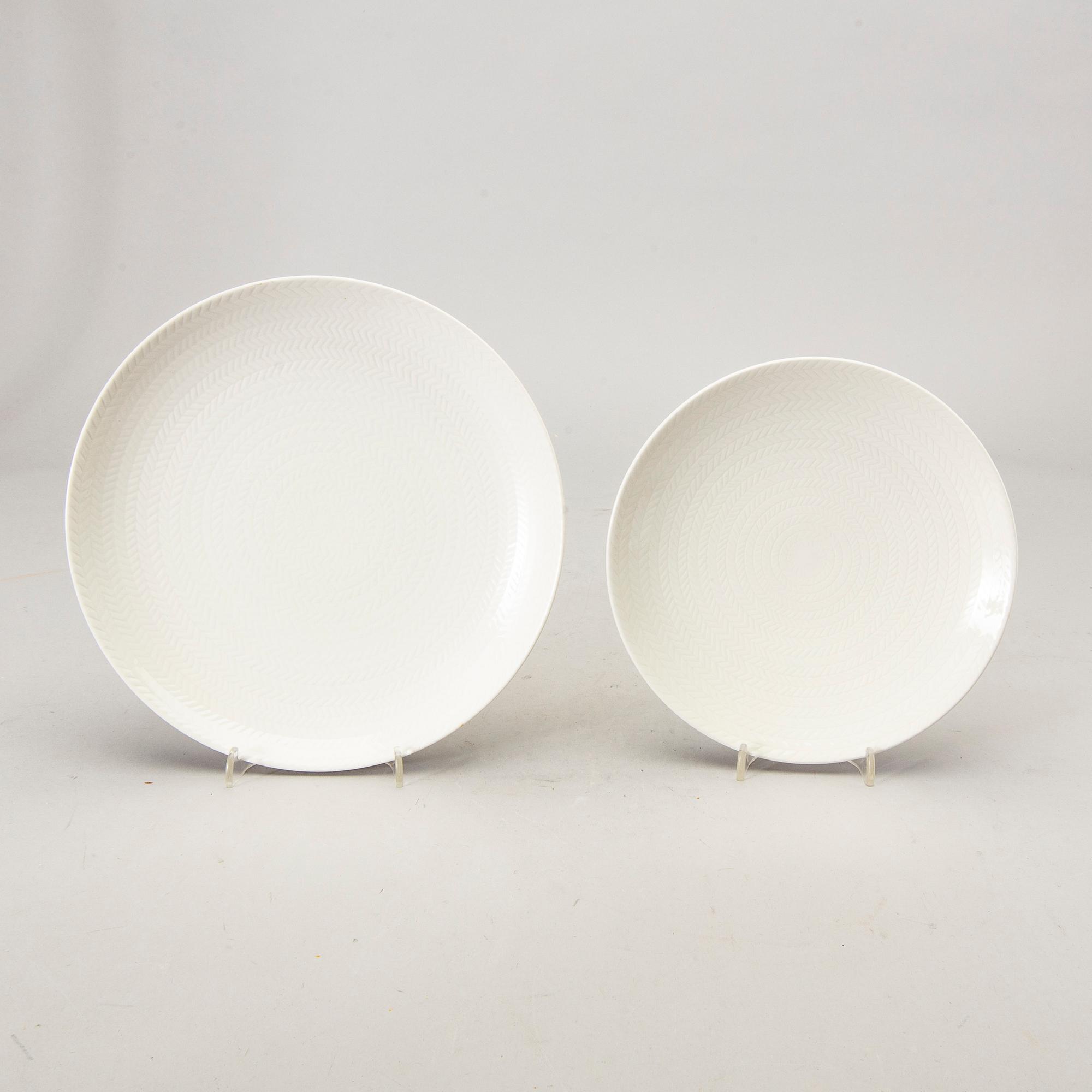 A 22 pcs Hertha Bengtsson Blå eld dinner service.