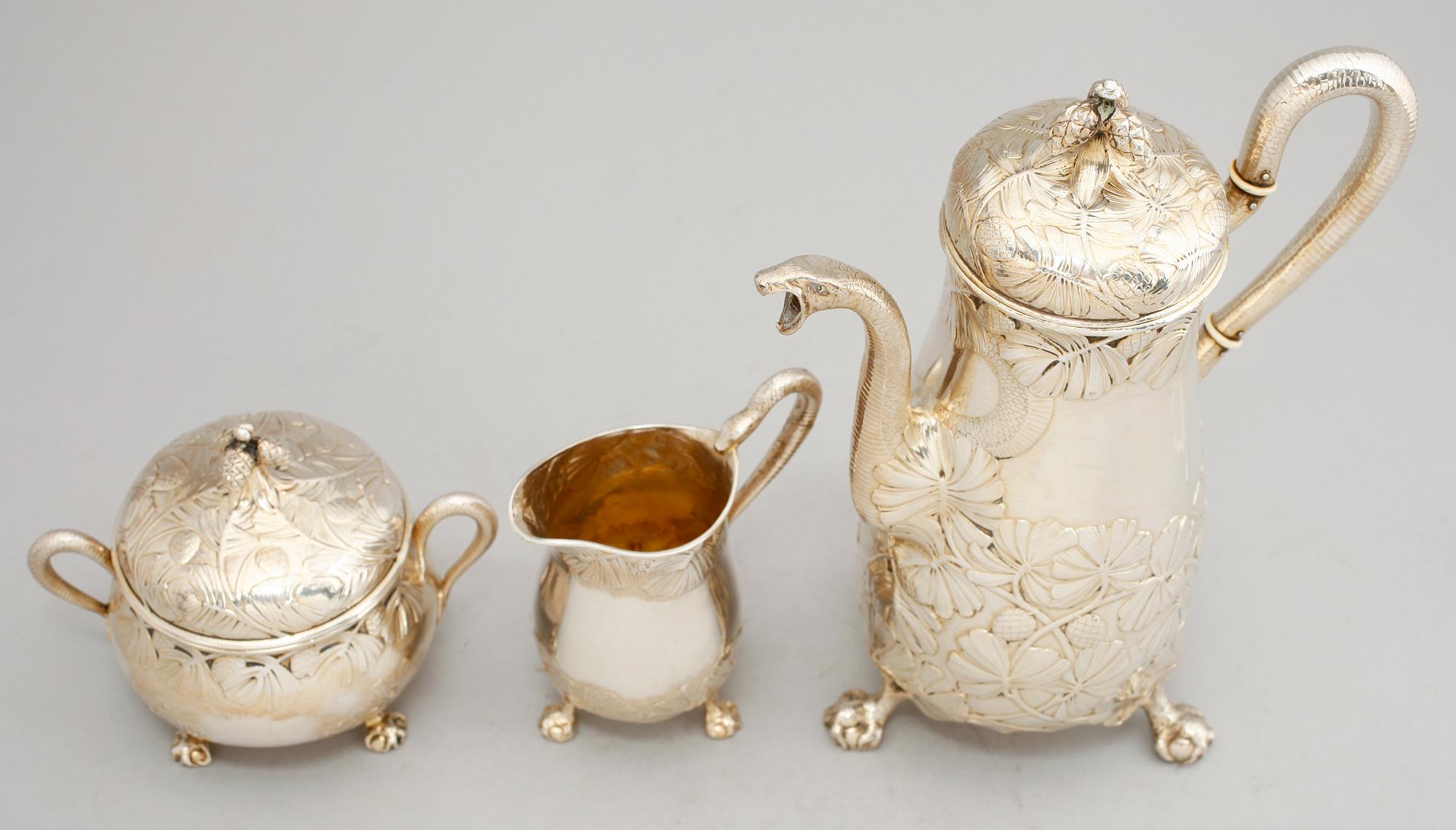 KAFFESERVIS, 3 delar, silver, CG Hallberg, Stockholm 1901/ 1902. Vikt ca 1552 g.