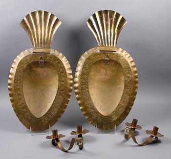 LJUSPLÅTAR, ett par, mässing, 1900-talets första hälft.