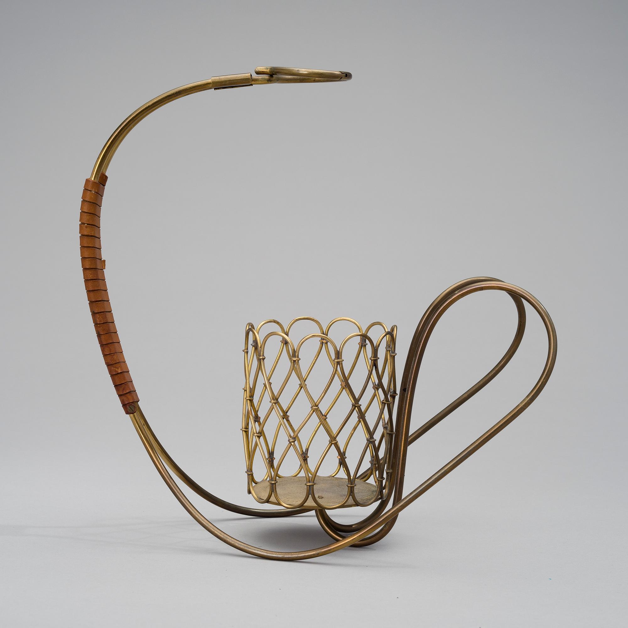 PAAVO TYNELL, FLASKSTÄLL. Tillverkad av Taito. 1940-/50-tal.
