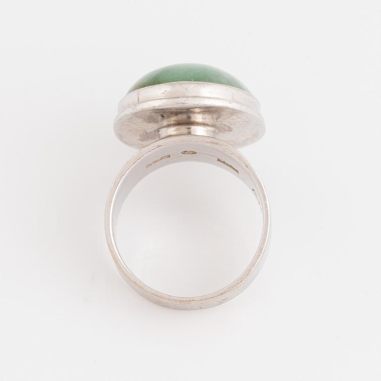 Anders Högberg, ring 18K white gold with most likely cabochon cut jade, Göteborg.