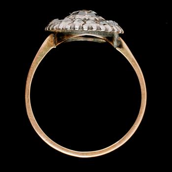 RING, 14k guld samt silver med med 15 fasettslipade diamanter, 1800-tal.