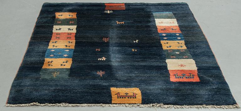 A carpet, oriental, ca 284 x 180 cm.