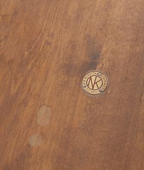 MATSALSGRUPP, 1+2+16 delar, senbarockstil, NK:s verkstäder, 1900-talets första hälft. (5 st iläggsskivor).