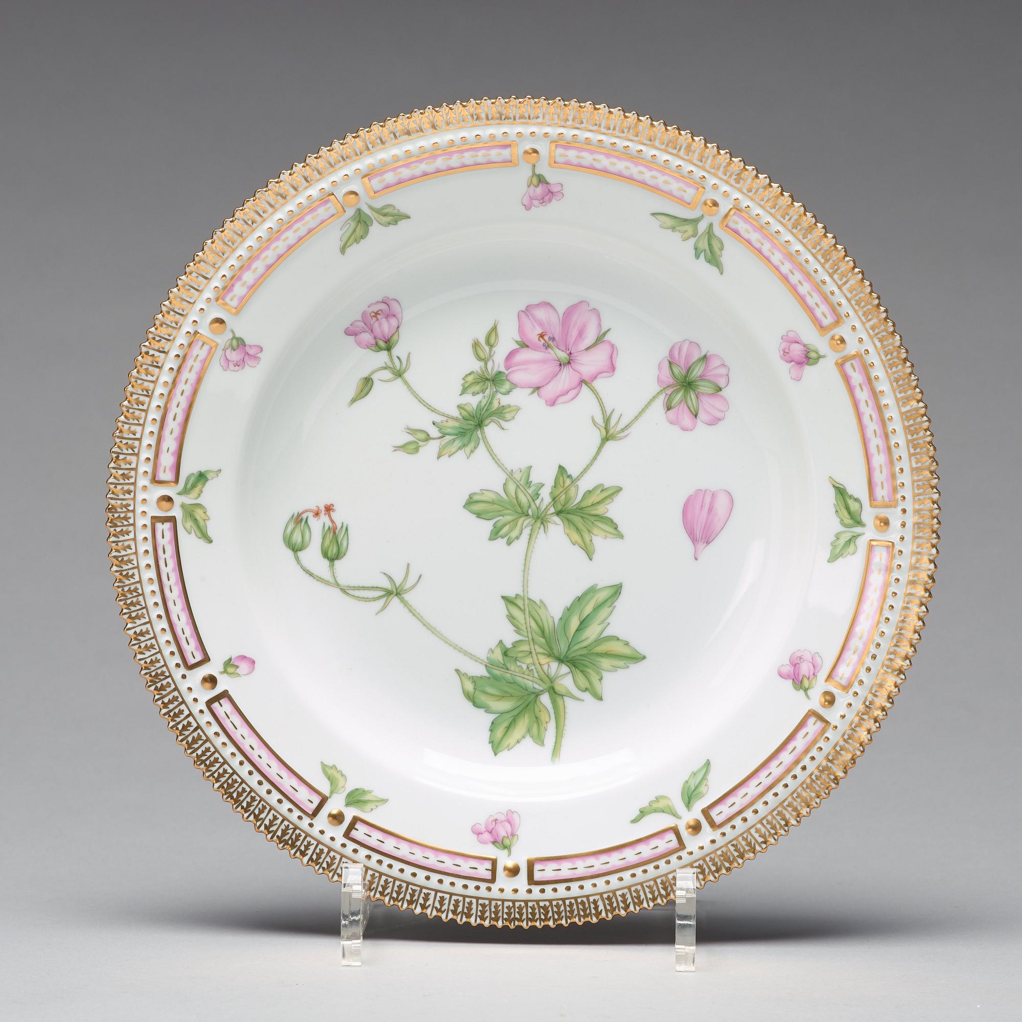 TALLRIKAR, sex stycken, porslin. "Flora Danica", Royal Copenhagen, Danmark, 1900-tal.