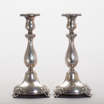 LJUSSTAKAR, ett par, silver. GAB, Stockholm, 1871.